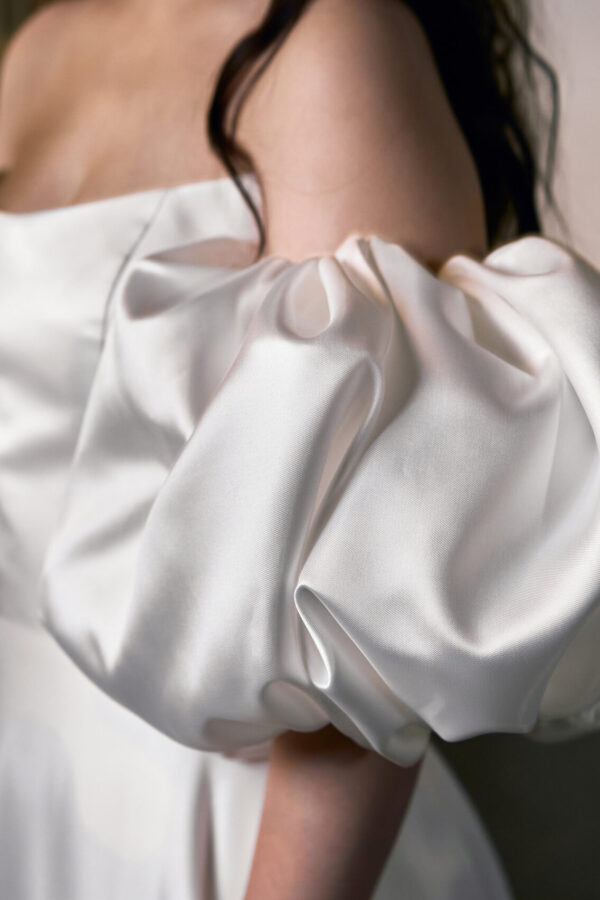 Olivia, satiinihihat