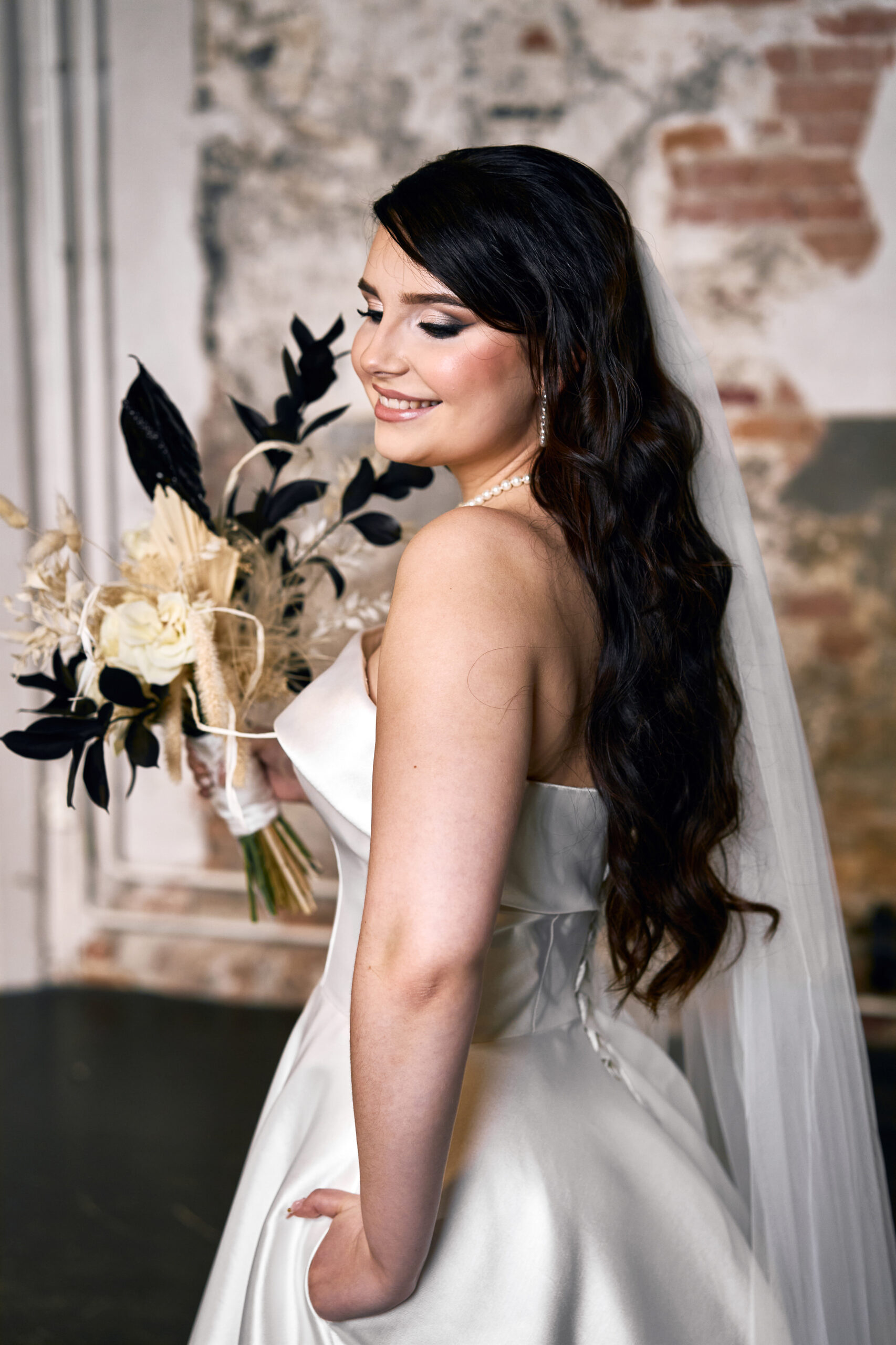 Emily, mikado satiini hääpuku - Image 4