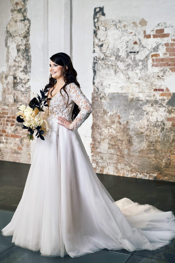 Pitkähihainen hääpuku