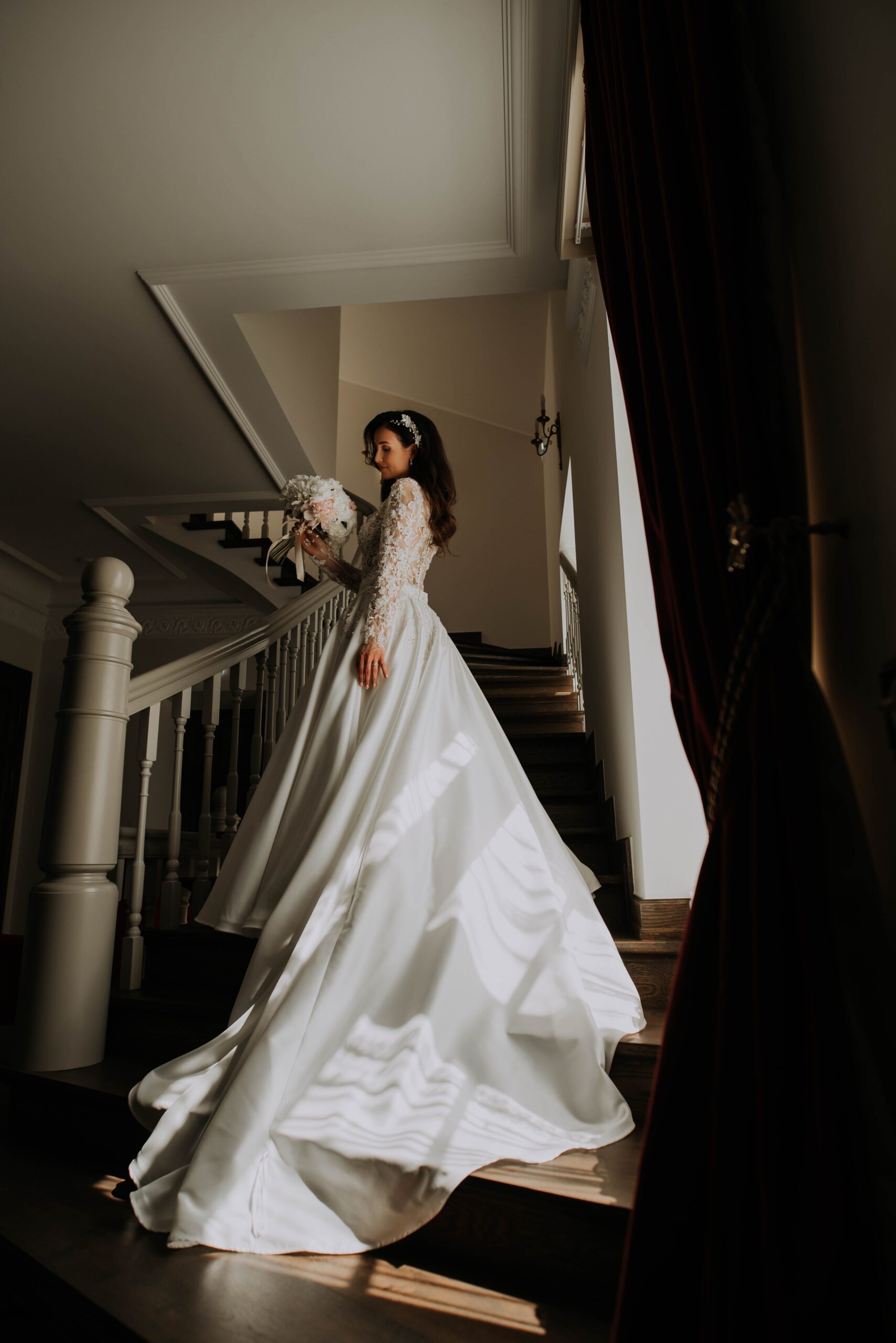 mittatilaushaapuvun-tilaaminen-turku-kristi-bridal