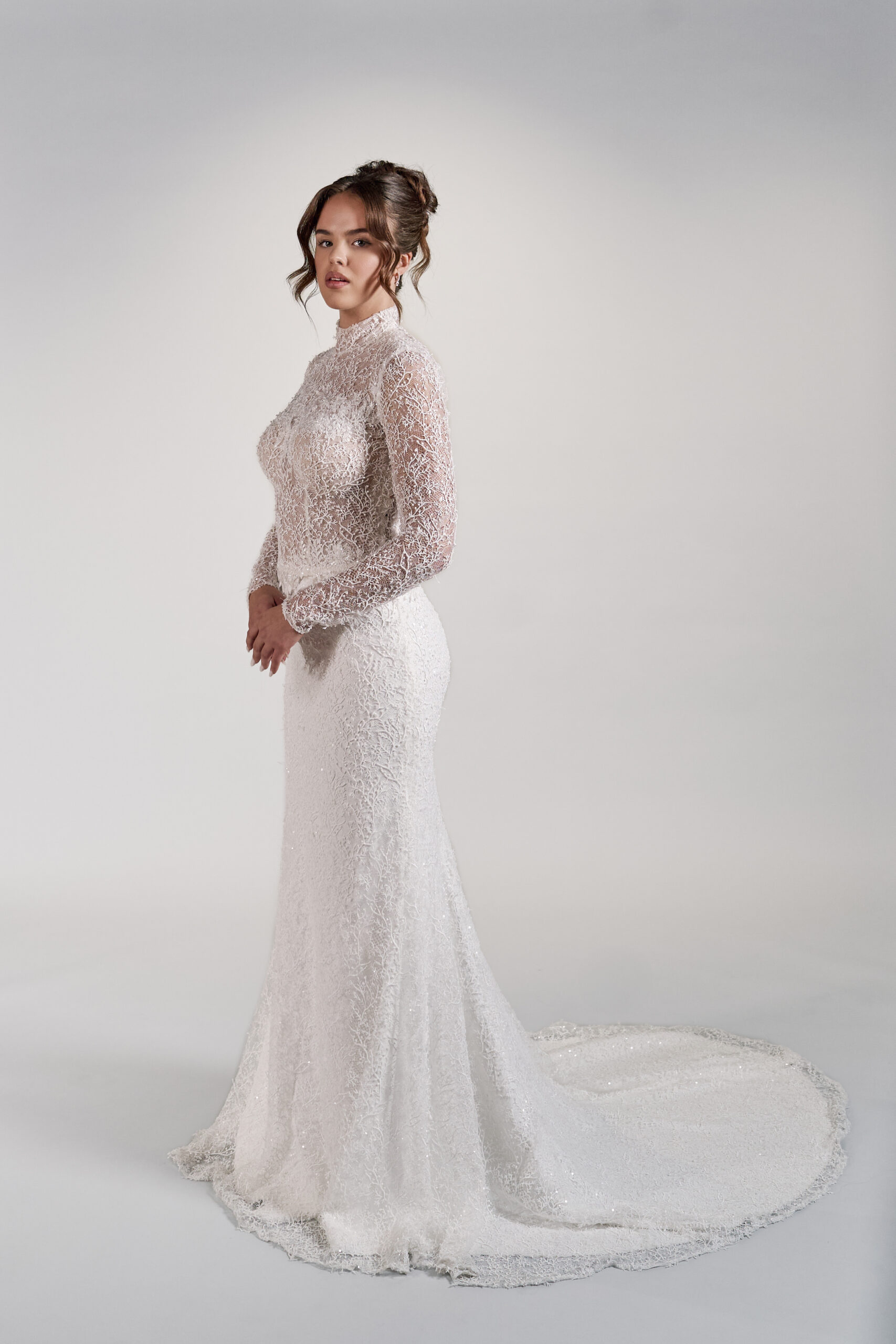 Merenneitomallinen häämekko Anna. Hääpukuliike Kristi Bridal Turku.