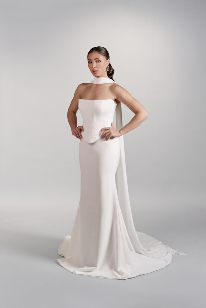 merenneitomallinen olkaimeton häämekko kristi bridal hääpukuliike turku angel