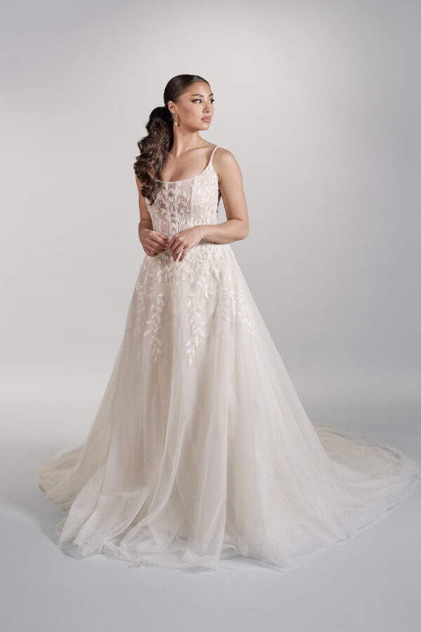 naruolkaimellinen häämekko hääpuku hääpukuliike turku kristi bridal