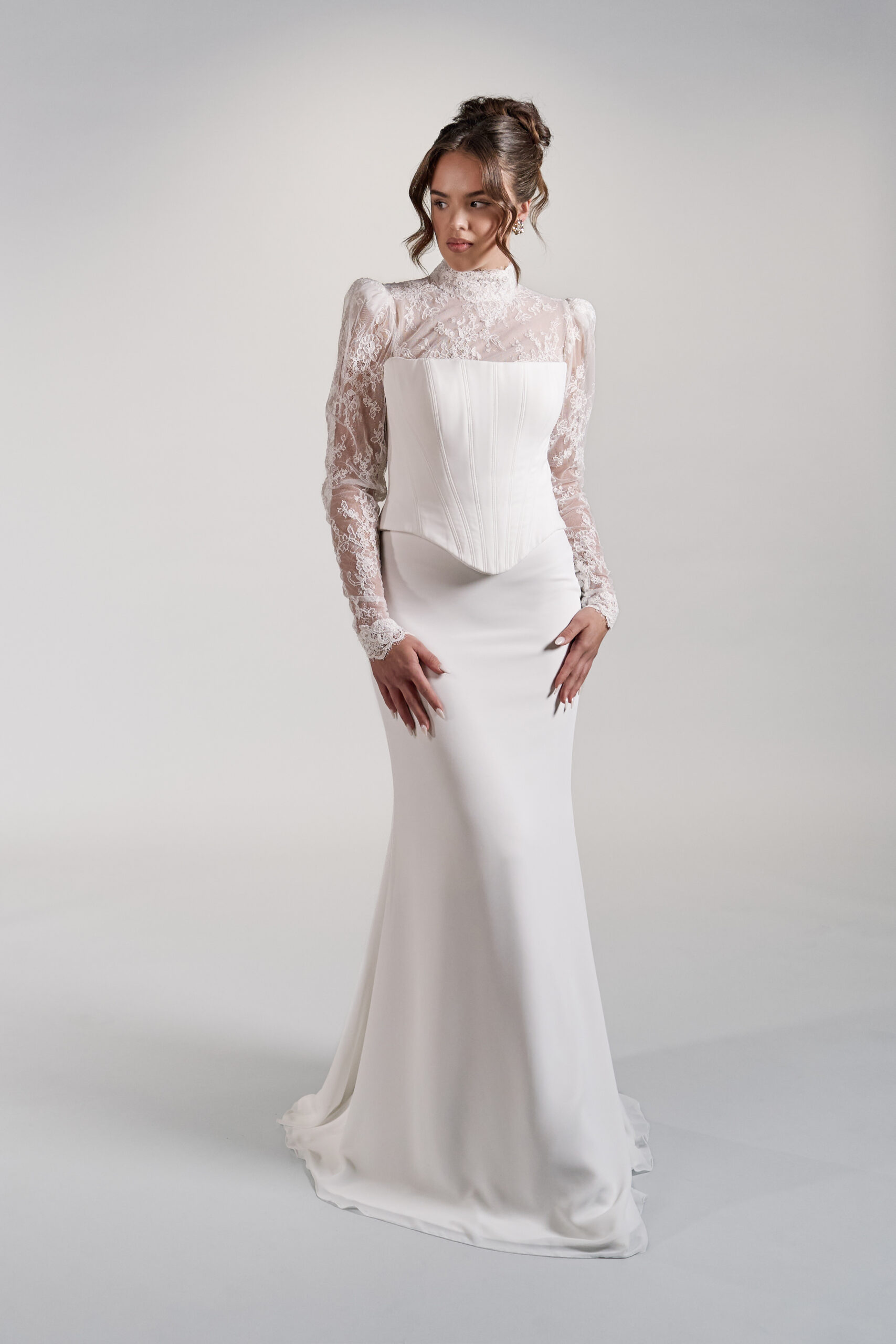 pitkähihainen häämekko hääpuk hääpukuliike turku kristi bridal aurora