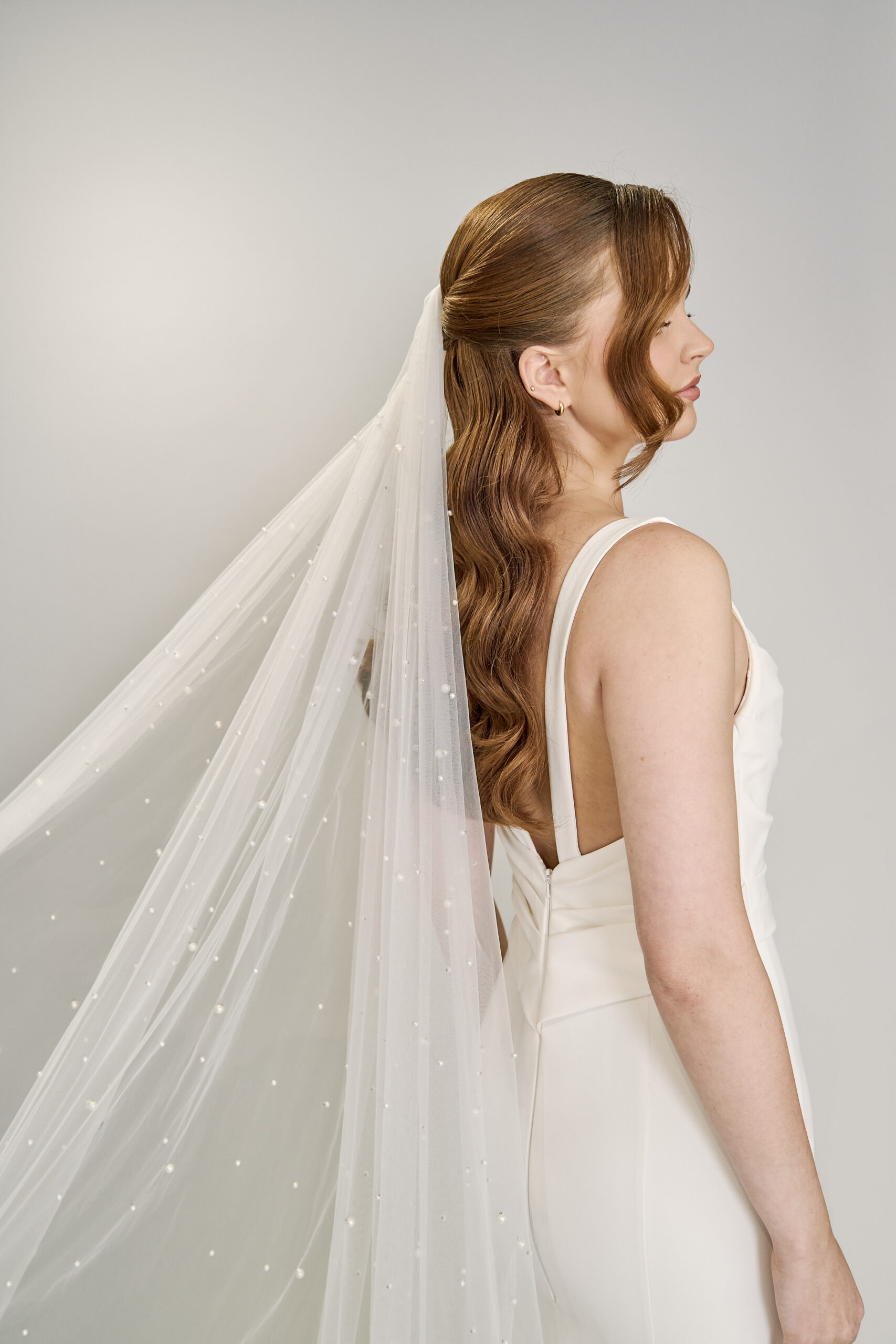 helmihuntu-helmi-morsiushuntu-helmitylli-huntu-turku-Kristi-Bridal