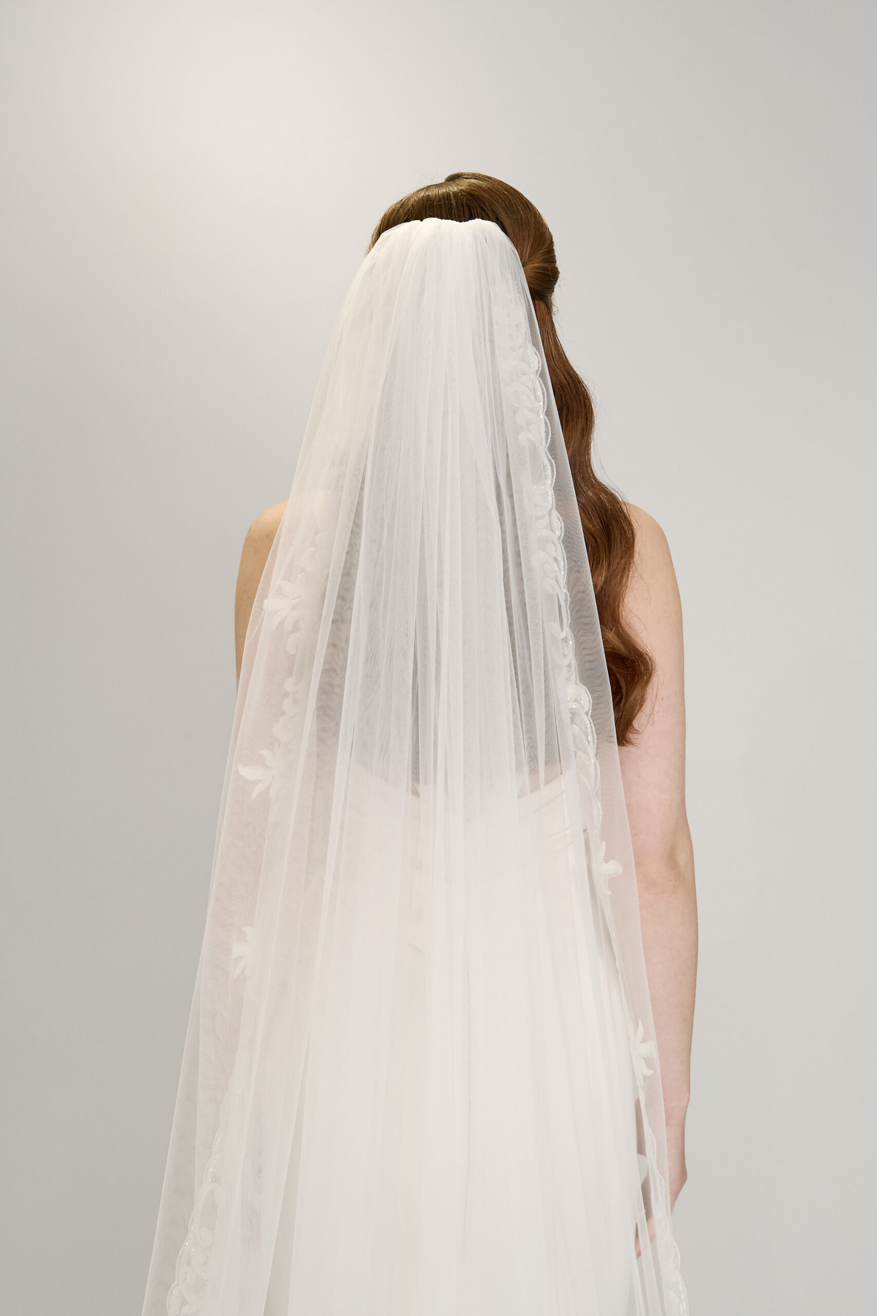 pitsireunallinen-huntu-selina-morsiushuntu-pitsi-tylli-huntu-turku-Kristi-Bridal58