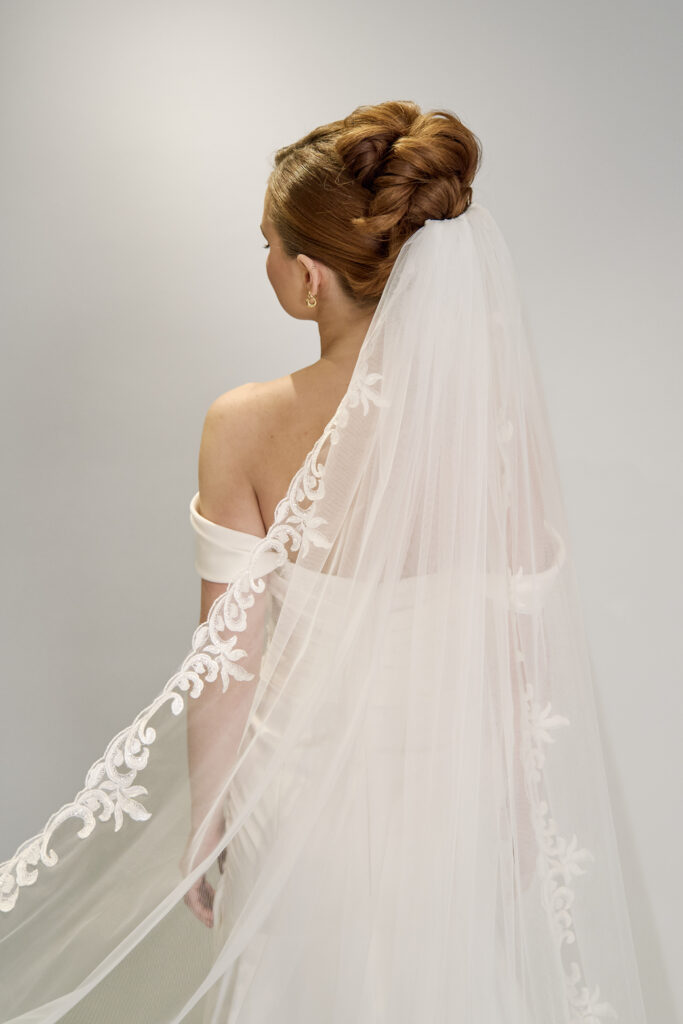 pitsireunallinen-huntu-selina-morsiushuntu-pitsi-tylli-huntu-turku-Kristi-Bridal58