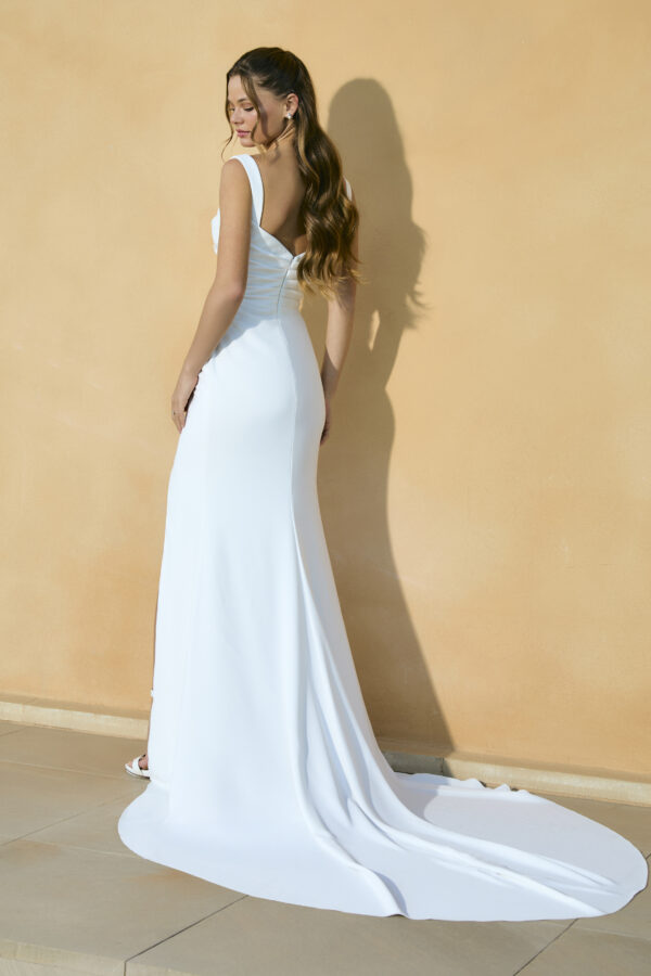 merenneitomallinen häämekko neliöpääntiellä white one barcelona kristi bridal hääpukuliike turussa
